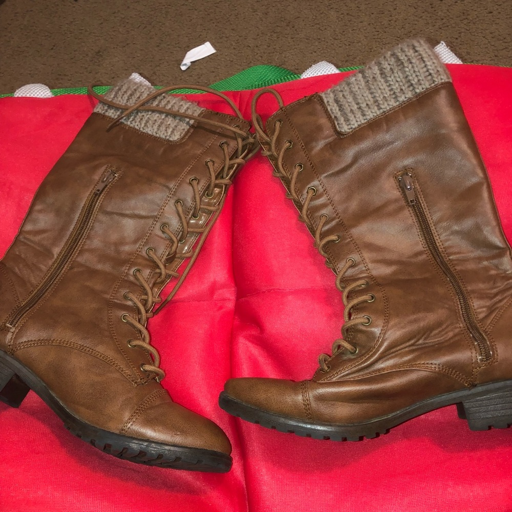 Combat boots